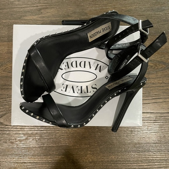 Steve Madden piercing studded sandal heels - Picture 6 of 7